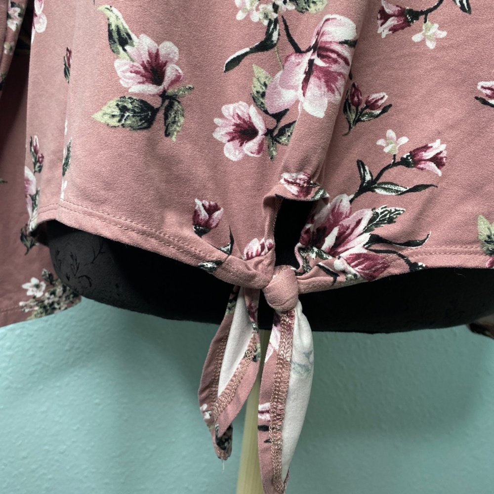 iZ Byer Pink Floral Blouse Shirt - Picture 5 of 12